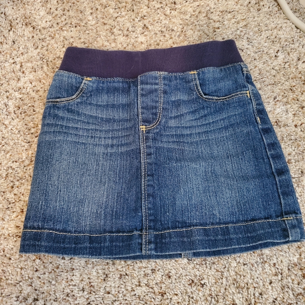 💜 Old Navy toddler girl denim skirt size 5T
